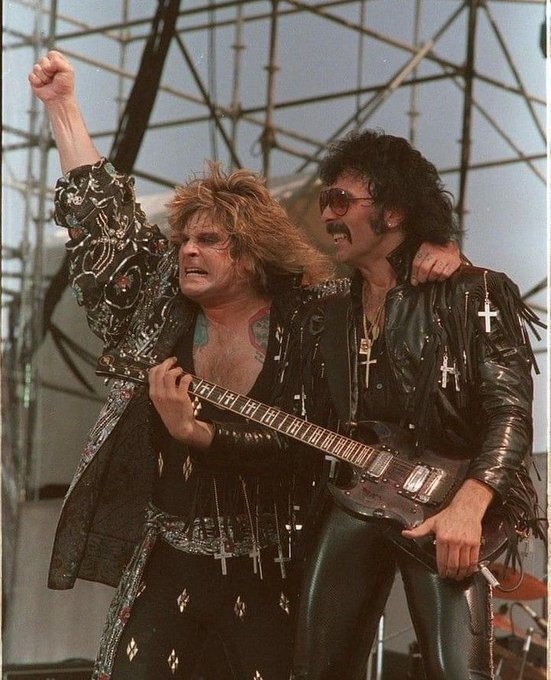 crockpics's tweet photo. Ozzy Osbourne &amp; Tony Iommi, rocking out at Live Aid in 1985! https://t.co/VJI1bmLCAt