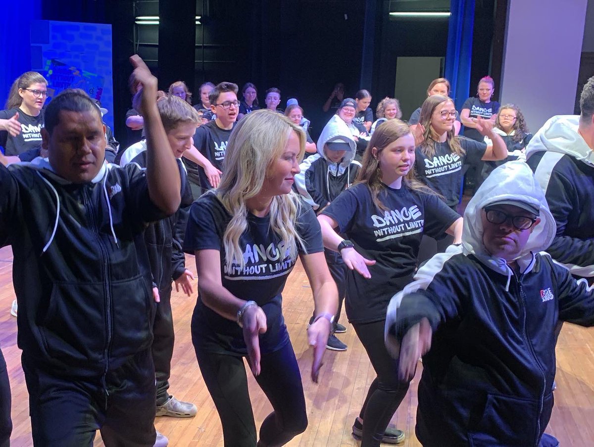 KFinProductions's tweet photo. #Emcee My heart is full!Kerrie B. you &your #DanceWithoutLimits dancers,teachers&families are award winning on every level!You kicked it “Old School”with #2L2Quit to NKOTB to True Colors to 86 year old Paw Paw&the waltz with Ms. Johney&her Uncle.Happy 10th anniversary! Bravo!!!! https://t.co/c43SDN0JtO