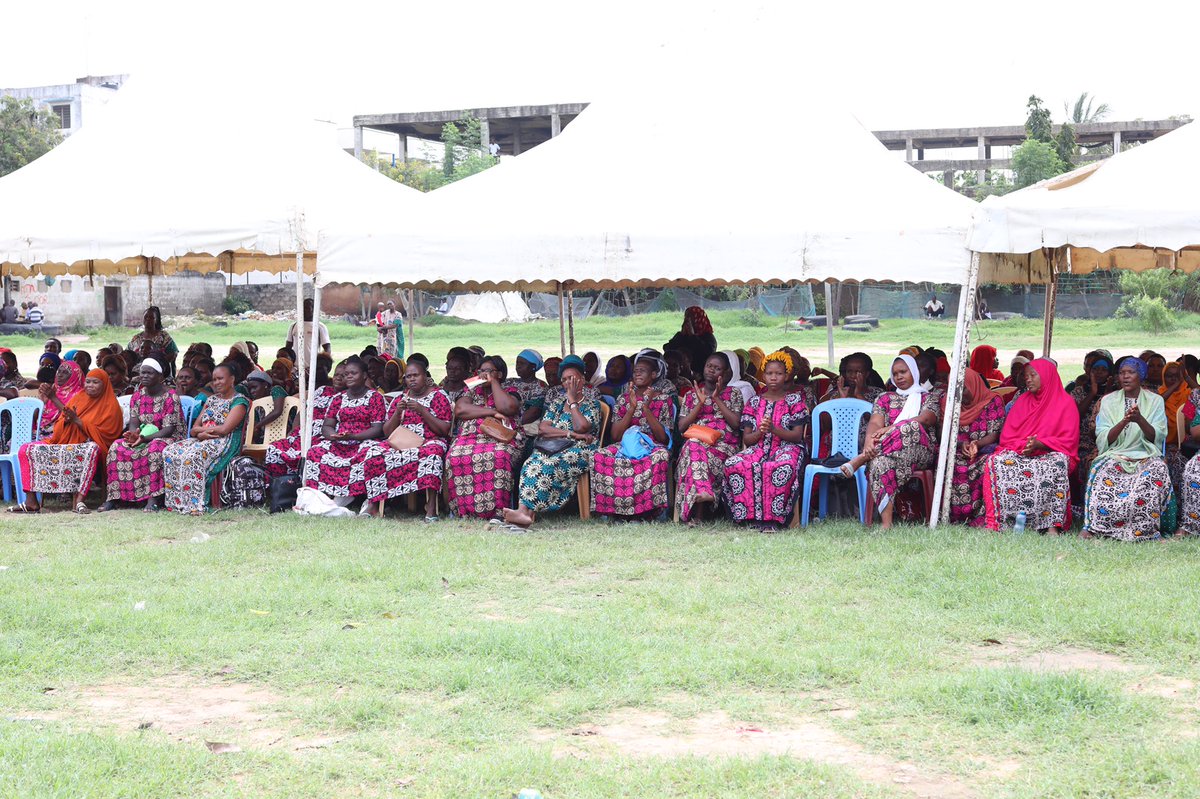 A_S_Nassir's tweet photo. My government shall be for women and by women. I will ensure a third of my entire county government will be constituted of women and a third of our development expenditure is dedicated to projects that will transform the lives of the great women of Mombasa.
#MombasaMwanzoMpya https://t.co/SnretYfr36