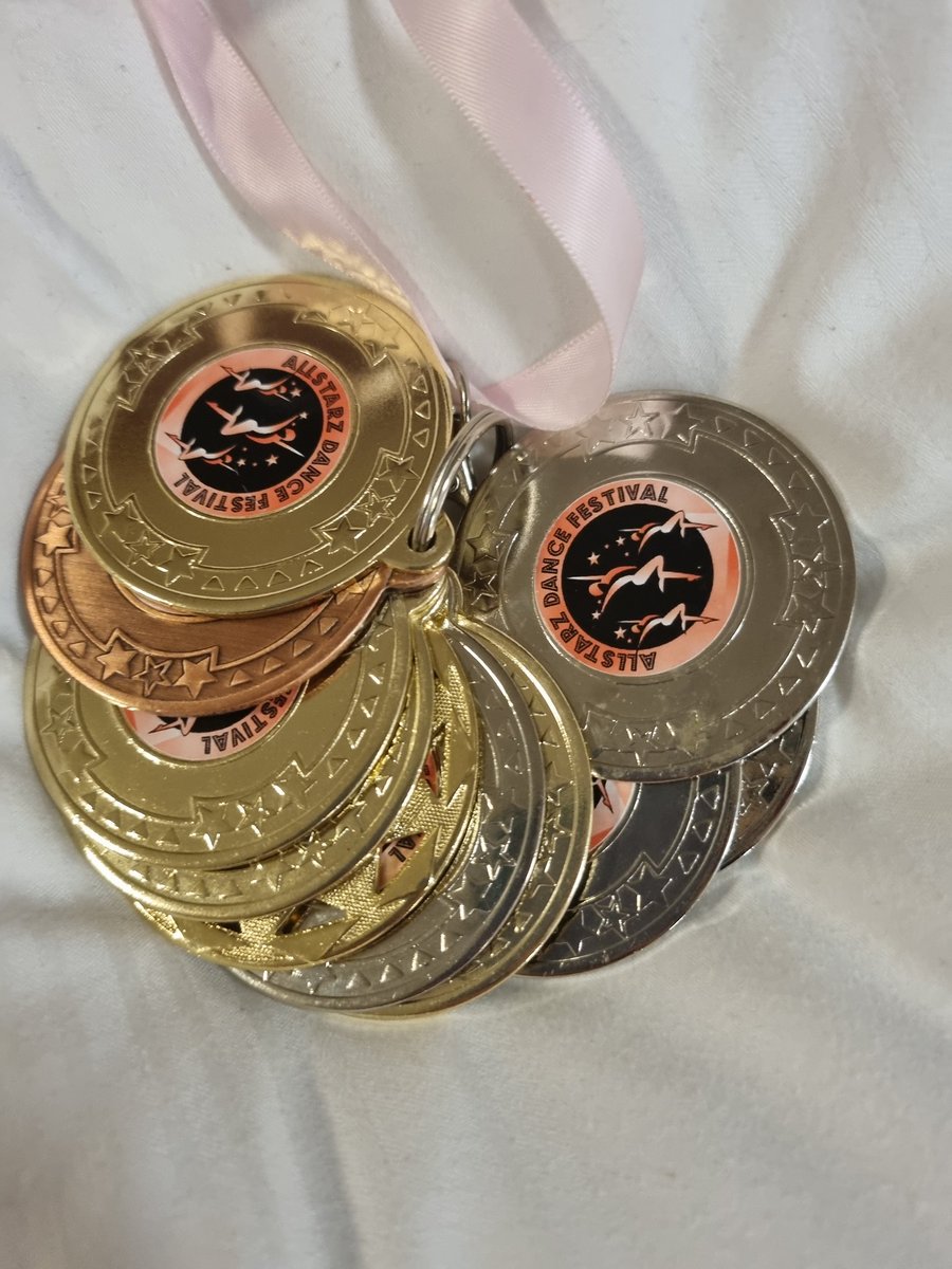 SaharaManiar's tweet photo. Yesterday was so fun. Tiring but fun. I got 5 golds, 4 silvers and a bronze. I only have 3 dances today thankfully. I'm tired. #dancecomps #day2 #medals https://t.co/oWl8jMlmAp