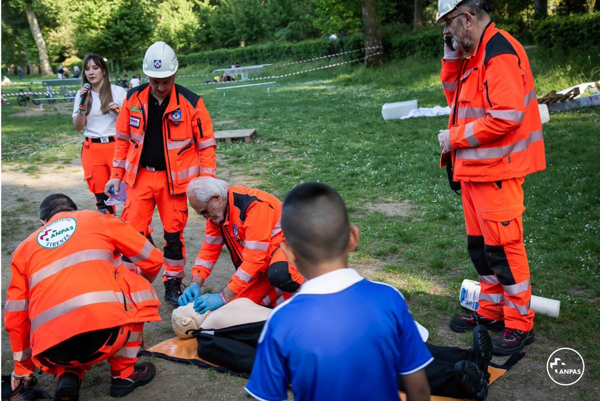 Anpasnazionale's tweet photo. 🧡Ogni giorno è un giorno buono per imparare a salvare una vita🧡
@preglias "Un enorme successo di piazze e partecipazione in tutta Italia è il riconoscimento che il volontario è necessario continuare a portare la prevenzione in tutte le comunità."
#FacileDae #DefibrillationDay https://t.co/5wQETNVqUi