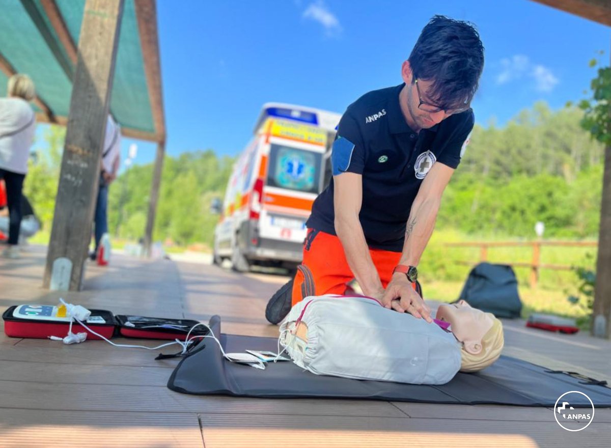 Anpasnazionale's tweet photo. 🧡Ogni giorno è un giorno buono per imparare a salvare una vita🧡
@preglias "Un enorme successo di piazze e partecipazione in tutta Italia è il riconoscimento che il volontario è necessario continuare a portare la prevenzione in tutte le comunità."
#FacileDae #DefibrillationDay https://t.co/5wQETNVqUi