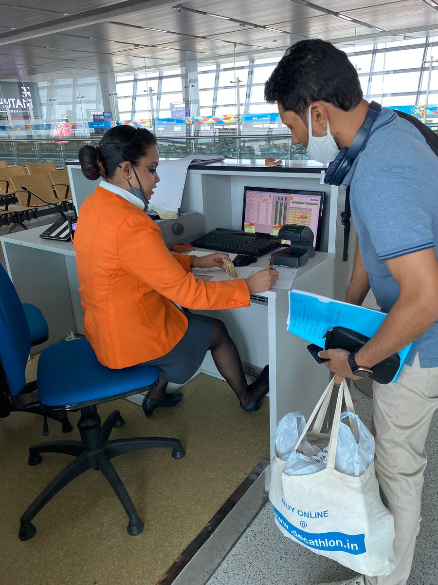 bbharathbala's tweet photo. @airindiain @DelhiAirport 

So one of my friends was travelling yesterday from Delhi to Hong Kong on AI 314.

Their luggage with all the personal  documents and valuables was misplaced and now no one is taking responsibility to manage this situation. https://t.co/jzkYvIxOk0