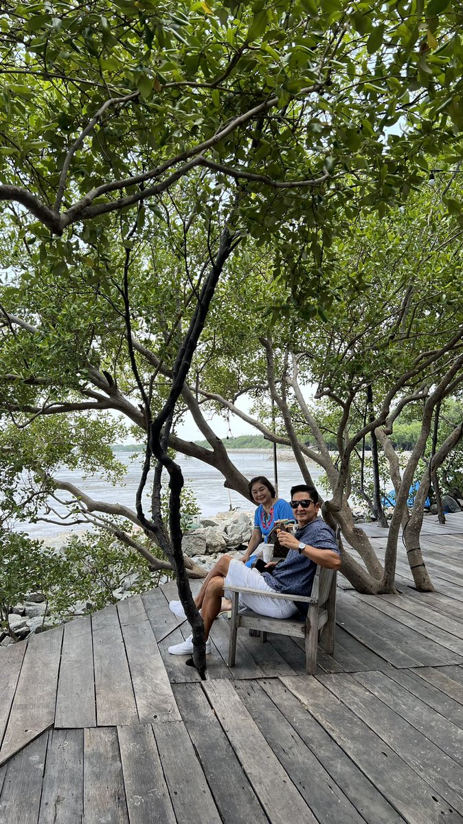 พิกัจใครอยากพาพ่อแม่มากินข้าวชิวๆค้าบบบ #บางปู