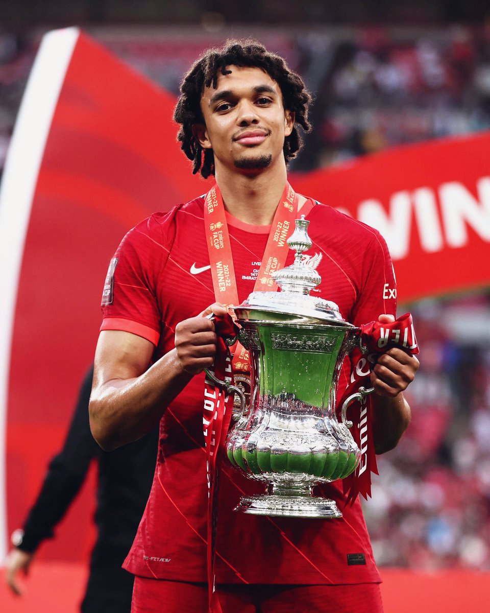 PurelyFootball's tweet photo. Trent Alexander-Arnold is the youngest Englishman to win every possible trophy at club level. 🤯

✅ UCL
✅ Premier League
✅ FA Cup
✅ League Cup
✅ Super Cup
✅ Club World Cup

➟  Just 23 years-old. 🫣 https://t.co/6K44ocemHU