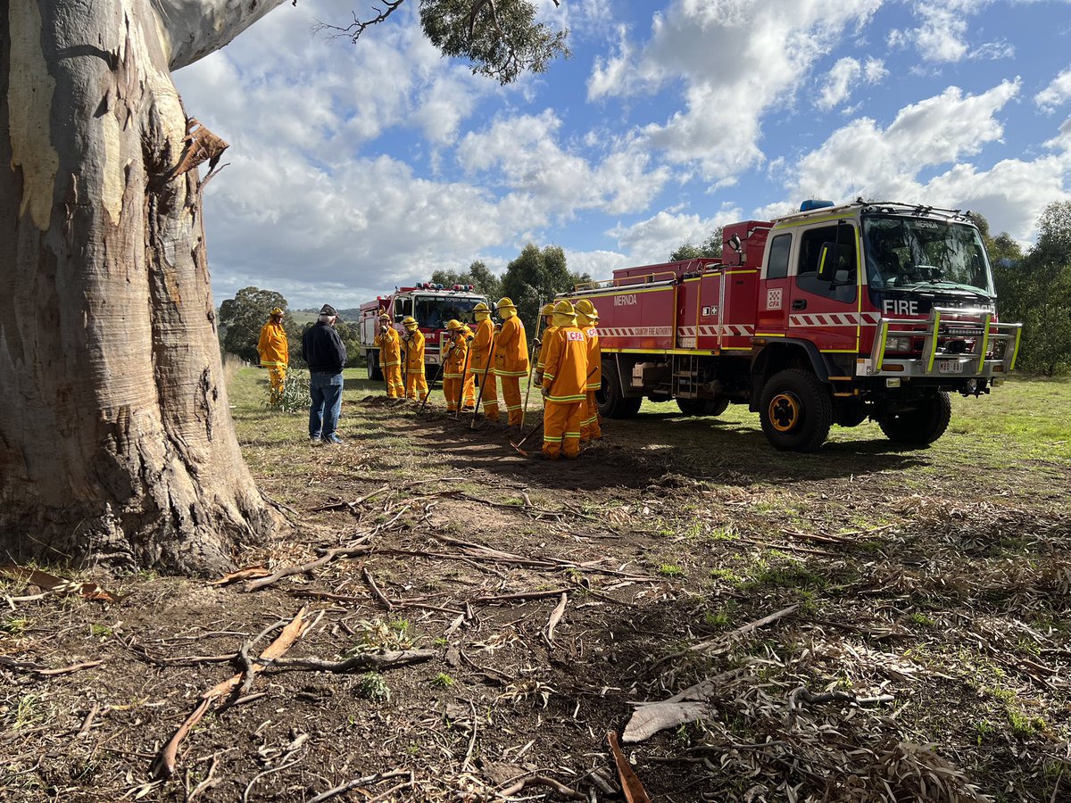 Doreen CFA hosted a General Fire Fighter Consolidation day on Sunday.
It’s an opportunity for recruit firefighters to put into practice some of the skills they’ve learnt.
Recruits from Macedon CFA, Point Cook CFA, Mernda CFA &amp; Doreen CFA took part all working together.