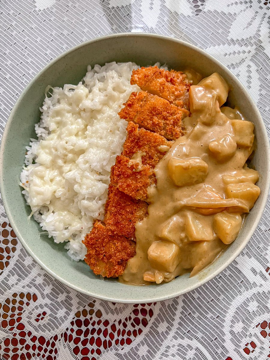 babymochitinnie's tweet photo. And I’m back! Been MIA with cooking dishes lately as I’ve been stressed af with PH politics but now I’ve decided to stay happy and do what I love to do 💗🌸 cooked myself Katsu Curry and it’s da bomb dot com ahhhh ✨

#CookItLikeAPooky @BTSARMYKitchen 👩🏻‍🍳💜 https://t.co/uOs6X9CGOh
