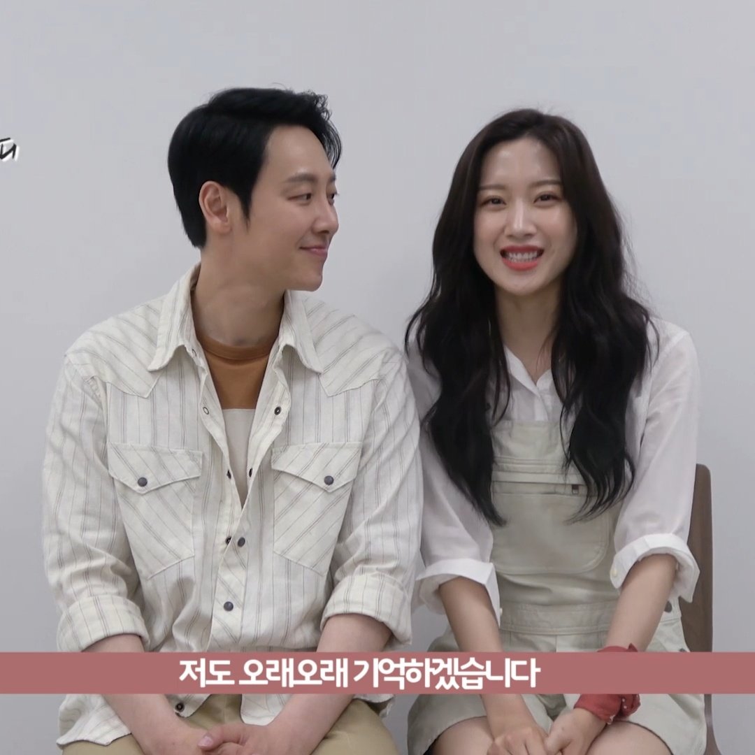 moonliebe_'s tweet photo. Some things never change and that is how they stares at each other

#kimdongwook #munkayoung #김동욱 #문가영 https://t.co/jhX835IryY