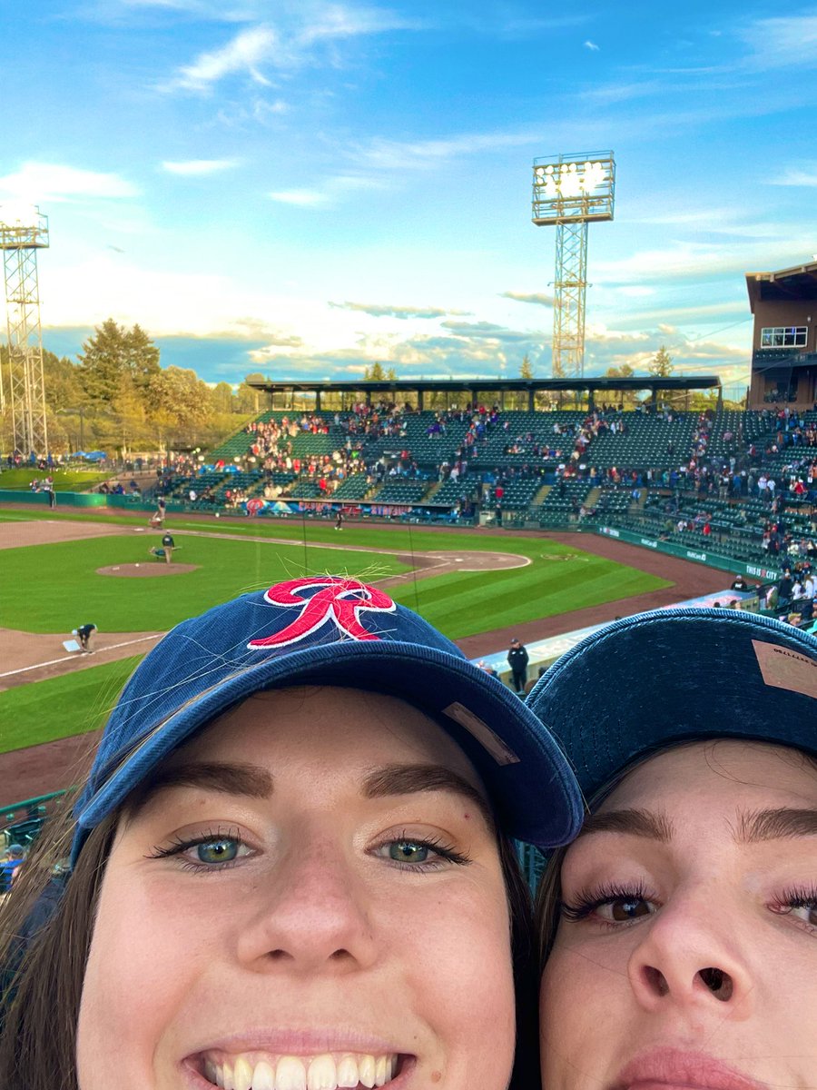 Crackerrjacks_'s tweet photo. First @RainiersLand game in the books ✅🤍 @sarabear255 https://t.co/AUZIBpjSuW