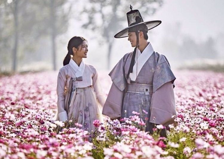boyoolover101's tweet photo. 🕯️🕯️Manifesting BoYoo reunion 🕯️🕯️
@BOGUMMY
#BoyooCouple #BoyooForever #KimYooJung #ParkBoGum #MoonlightDrawnbyClouds #LoveInTheMoonlight https://t.co/lVFIIgBXdJ