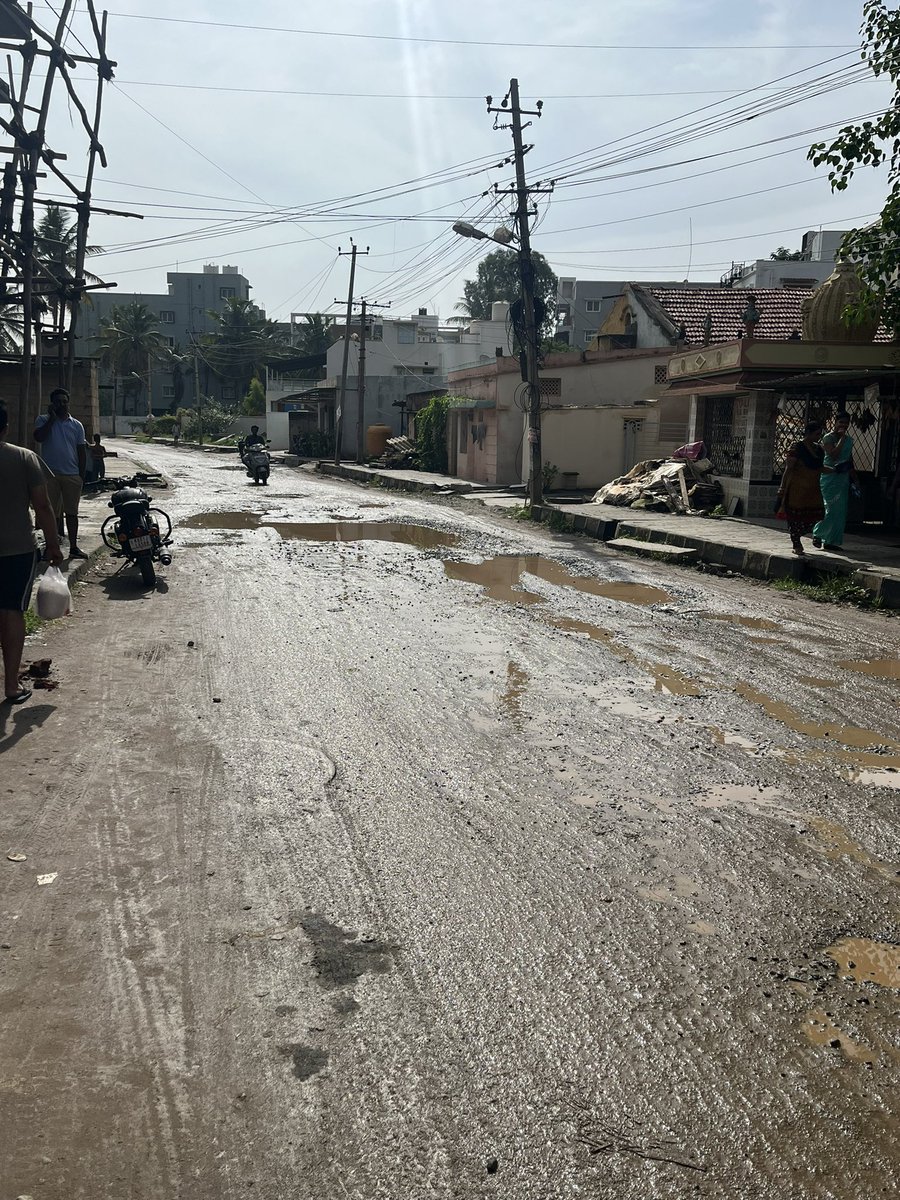 sundreshpremil's tweet photo. Proud Bengalurean. Highest Road tax payer of the country. Garden City then - Potholes city now.
@BbmpEast @BangaloreMirror @chairmanbwssb @BangaloreTimes1 #sorahunase #varthur #Bangalore #potholes #bengalururoads https://t.co/0ytB3LIZ4y