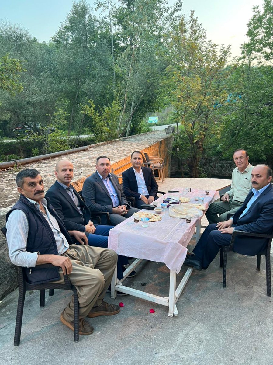 CZinErbil's tweet photo. With the Mayor of Amedi district #WarshinTaher among the Kurdish people in Amedi district. Thank you very much. It was amazing - #beautifulKRI https://t.co/UdX1K4nuPe