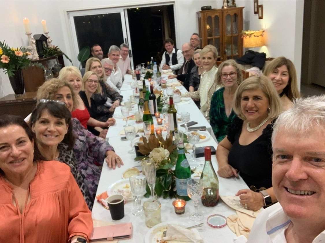 SafeHavenCom's tweet photo. Nelson and Nerinas #worldsbiggestdinnerparty at Benowa Waters #wbdp https://t.co/WmbfSzaq9p