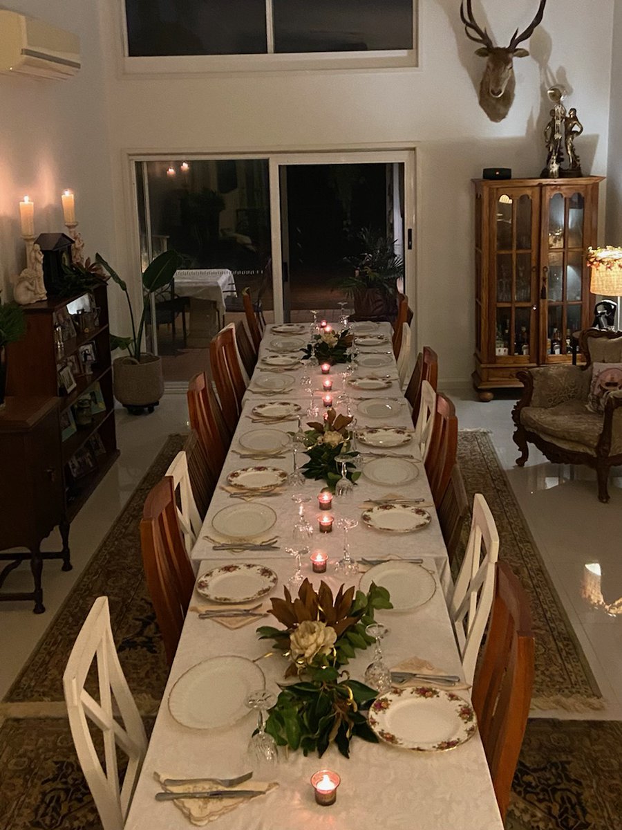 SafeHavenCom's tweet photo. Nelson and Nerinas #worldsbiggestdinnerparty at Benowa Waters #wbdp https://t.co/WmbfSzaq9p