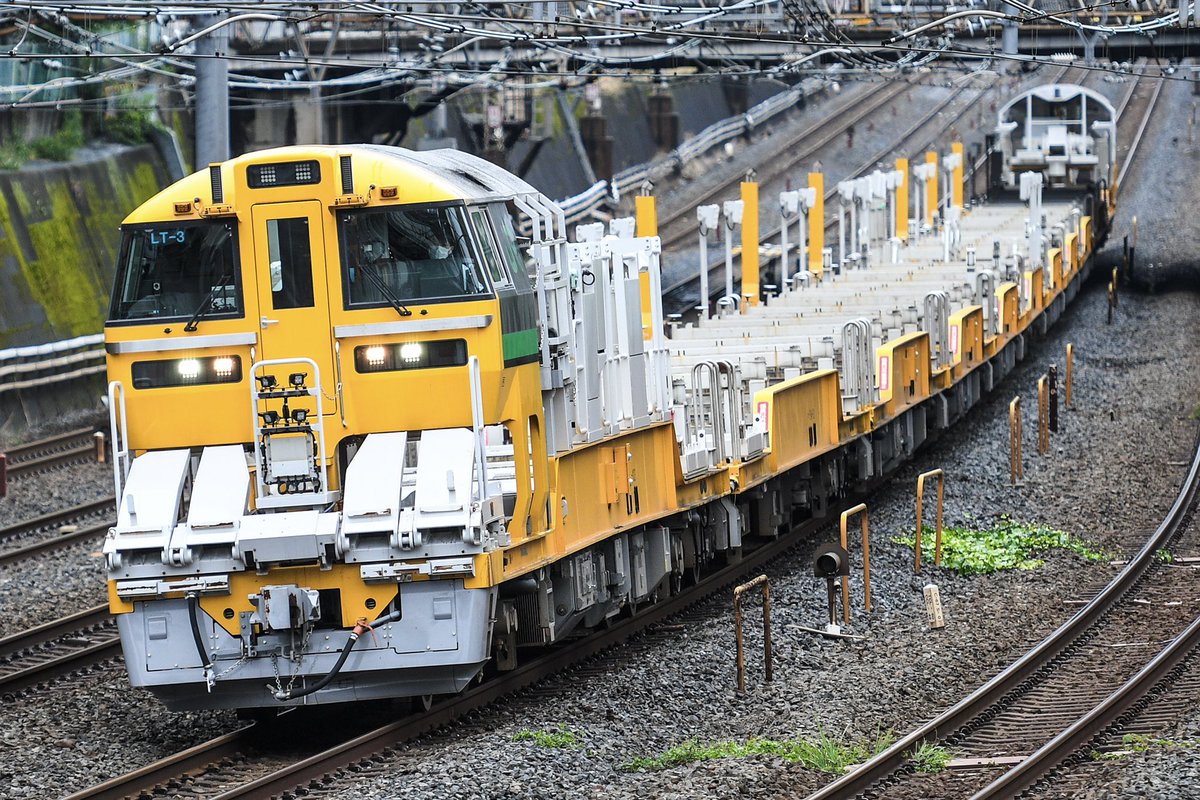 twice_express's tweet photo. 20220513
工9426D 工6650D長野工臨返却
キヤE195系 LT-3編成(ロンキヤ) https://t.co/3CPvz8EodI
