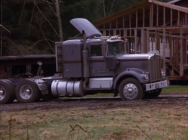 David Lynch’s genius shines in somehow making this the most terrifying and memorable shot in the Twin Peaks pilot