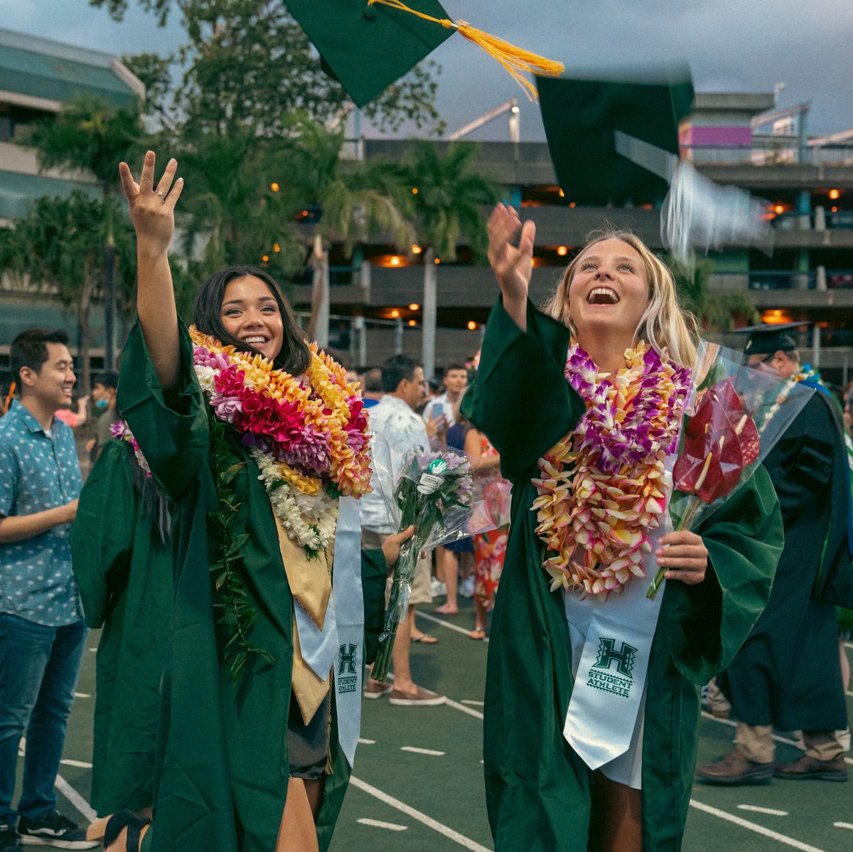 UHBeachVolley's tweet photo. Congratulations to Sabrina, Lea, Sarah and Hali for earning your @uhmanoa degrees! Big things ahead! 🌈🎓#StudentAthlete #GoBows https://t.co/uugkFsVq9F