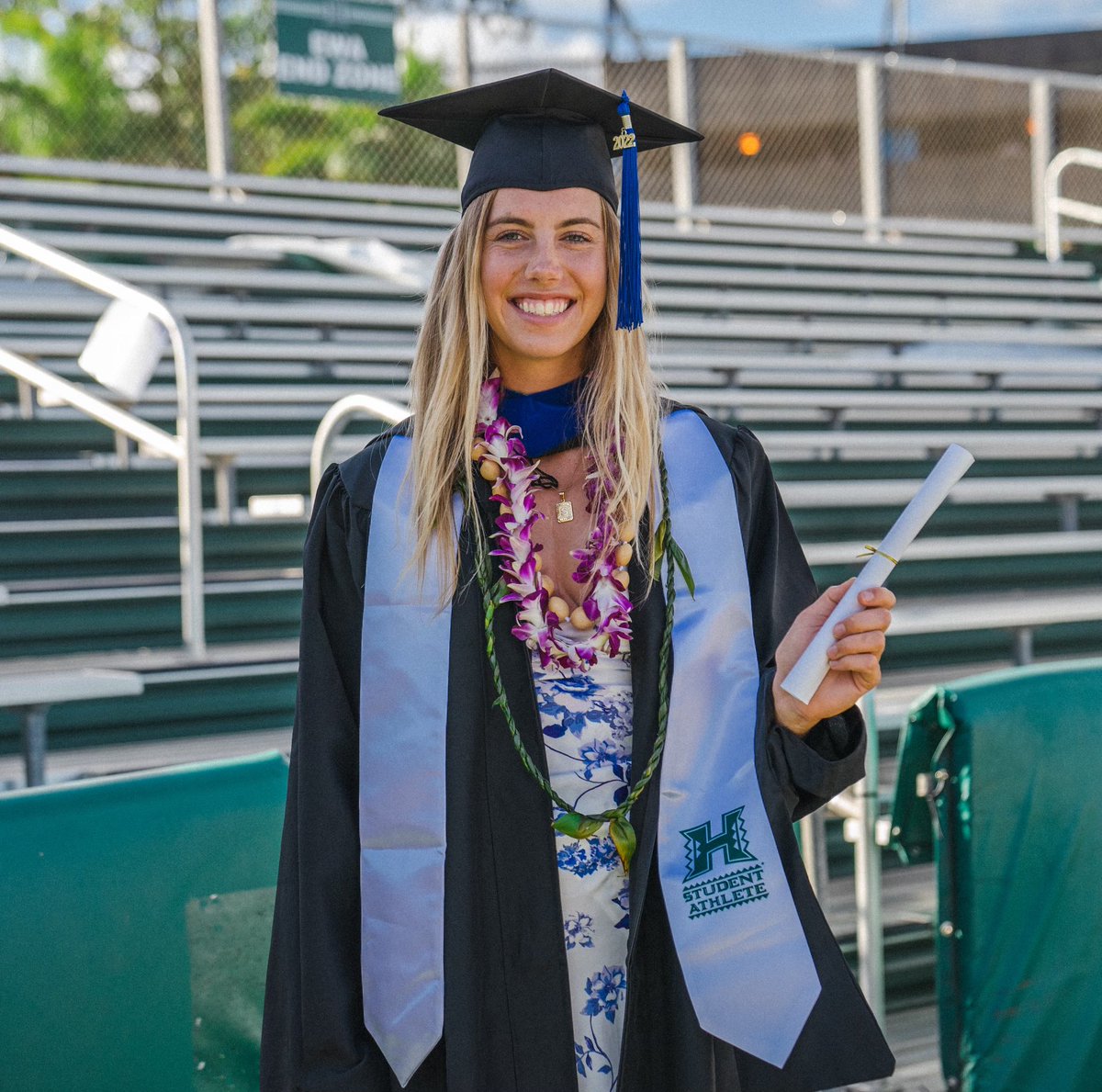 UHBeachVolley's tweet photo. Congratulations to Sabrina, Lea, Sarah and Hali for earning your @uhmanoa degrees! Big things ahead! 🌈🎓#StudentAthlete #GoBows https://t.co/uugkFsVq9F
