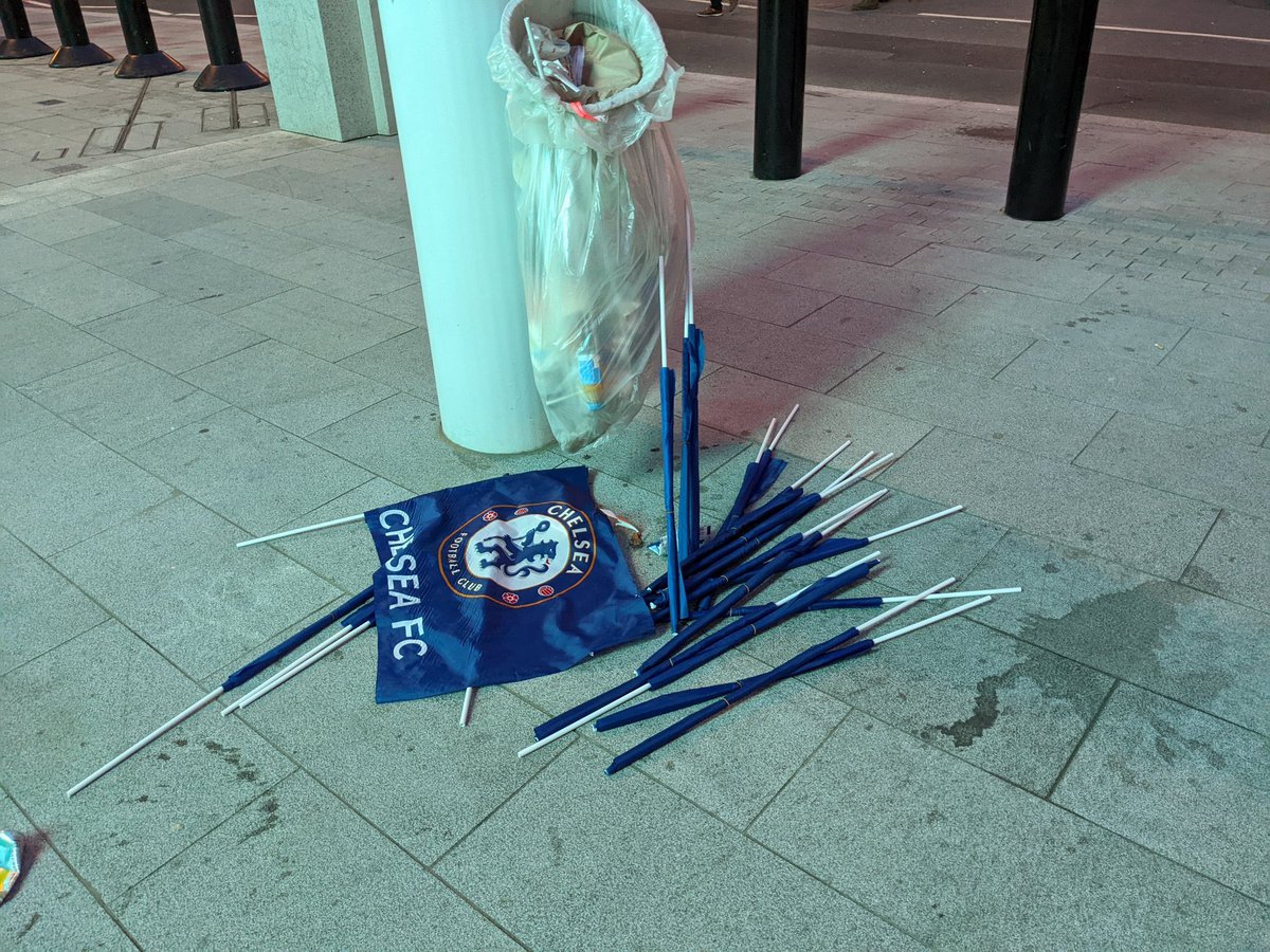 CreativoDesign's tweet image. A picture is worth a thousand words. #plasticflags