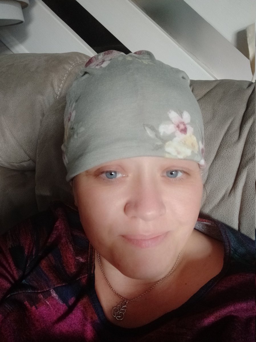 LisaJCarroll's tweet photo. I can't stop this path I'm on but I can decide how I respond.
#chemohairdontcare #ovariancancer #mucinousovariancancer #chemo #itsprobablynothing #ifindoubtcheckitout
3/3 https://t.co/GNZjSH4cRK