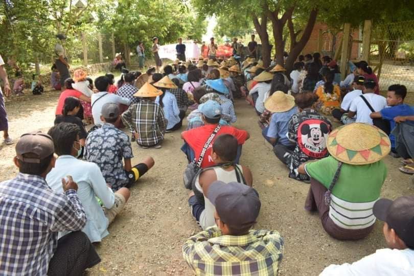 ThetHnin091's tweet photo. Joint forces of pro-democracy villagers of several villages from northern Salingyi township and eastern Yinmarbin township staged a strike against military dictatorship.   JUNTA MASSACRE #2022May15Coup #WhatsHappeningInMyanmar https://t.co/SVWZ3Hfcjr