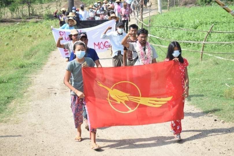 ThetHnin091's tweet photo. Joint forces of pro-democracy villagers of several villages from northern Salingyi township and eastern Yinmarbin township staged a strike against military dictatorship.   JUNTA MASSACRE #2022May15Coup #WhatsHappeningInMyanmar https://t.co/SVWZ3Hfcjr