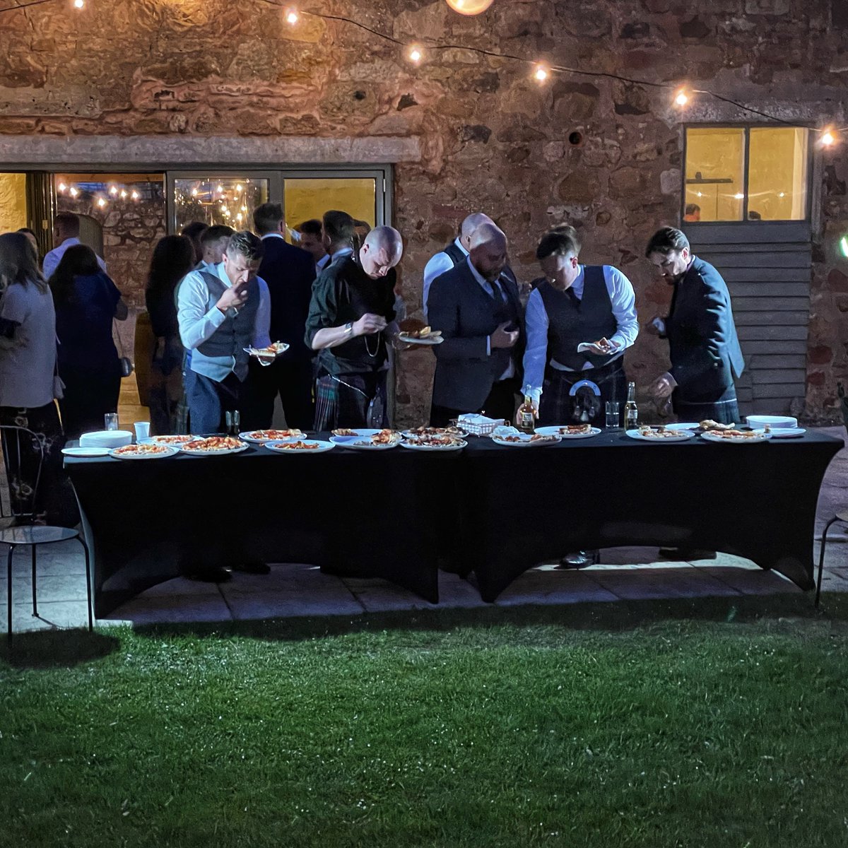 FallonesPizzas's tweet image. Beautiful night at @cowshedcrail1
Evening buffets are even better now that the weather is improving!

#Woodfiredpizza  #pizza  #familybusiness #weddingcatering #italianfood #scotsitalian #neapolitanpizza #fife #tayside #dundee #italiancaterer #pizzatruck #weddingscotland