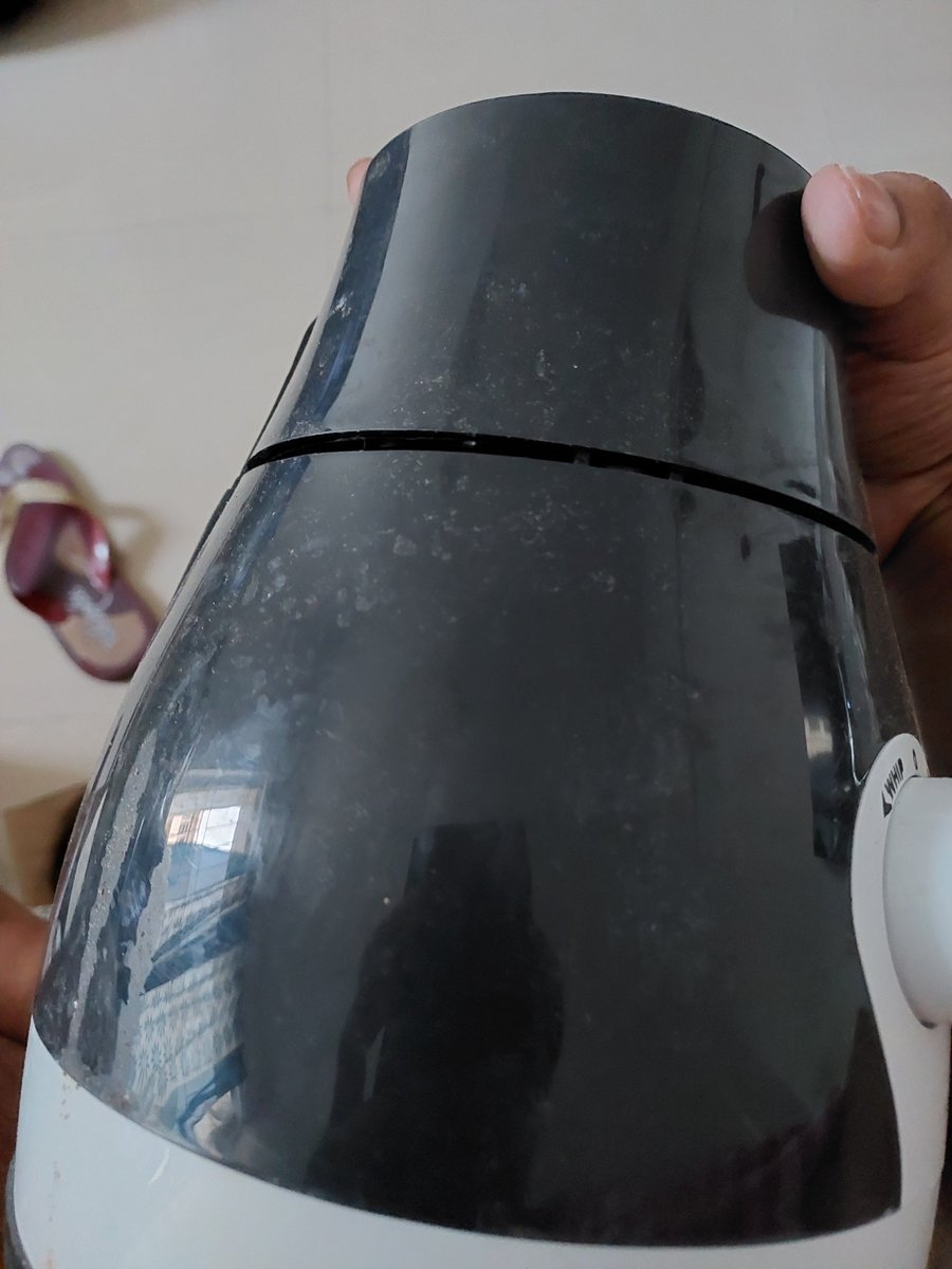 karmastellar's tweet photo. I have been a regular @Flipkart user but. My order for Butterfly Mixer Grinder is a used one. Delay in delivery. NO help from @flipkartsupport . Replacement agent refused to accept. Bhai tum carbon dating kr lo, maine use ni kiya. For new buyers beware! https://t.co/f9tdjzpoOE