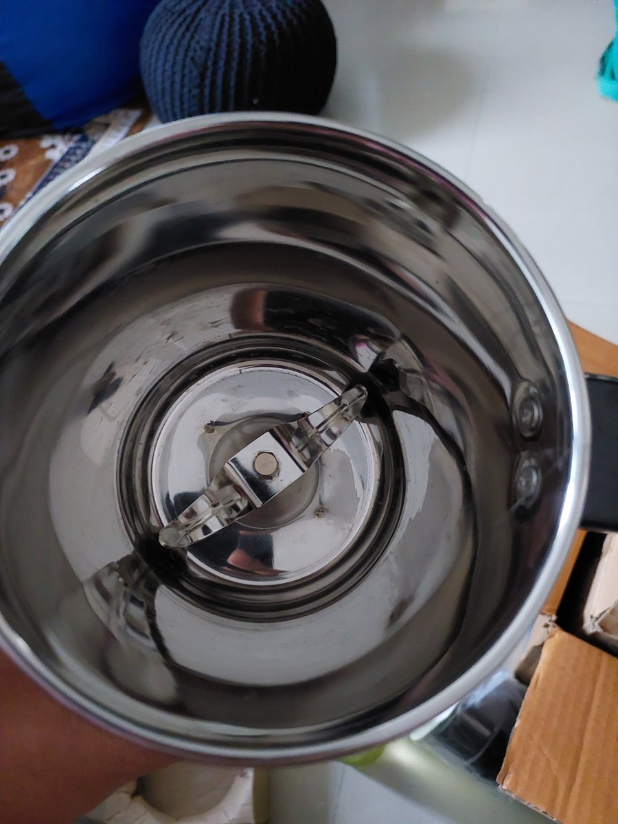 karmastellar's tweet photo. I have been a regular @Flipkart user but. My order for Butterfly Mixer Grinder is a used one. Delay in delivery. NO help from @flipkartsupport . Replacement agent refused to accept. Bhai tum carbon dating kr lo, maine use ni kiya. For new buyers beware! https://t.co/f9tdjzpoOE