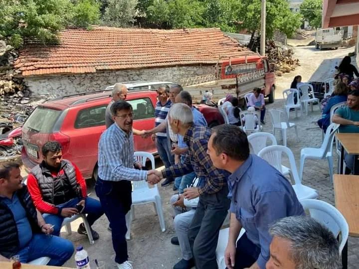 burhaniyeilceak's tweet photo. Yaylacık Mahallesi muhtarımız Ali Gezer’in davetiyle Yaylacık Mahallesi sakinleri tarafından düzenlenen hayıra katıldık. Allah kabul etsin. https://t.co/eUrkrlLGln