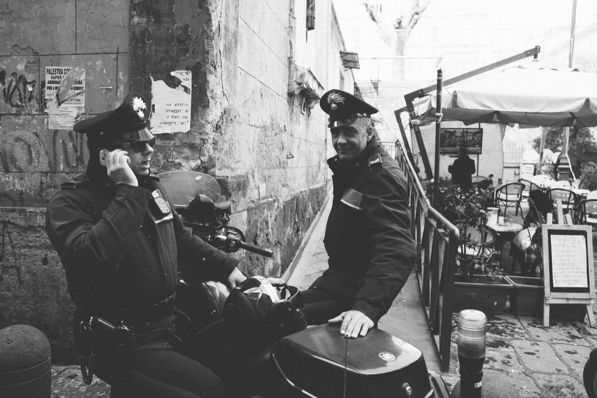 GU_Music's tweet photo. Polizia in Naples for #GU41
Photo by @DeanBelcher1 https://t.co/EQK9gHLqmu