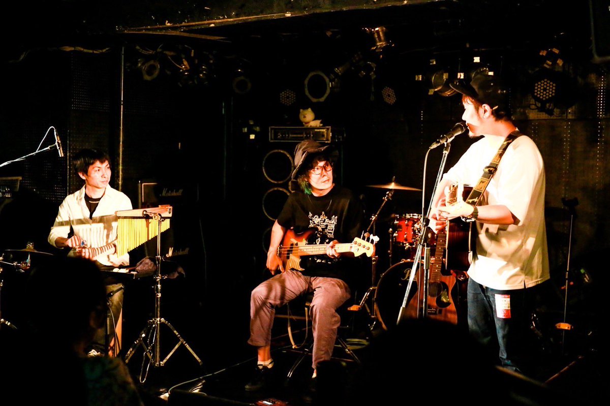 Ac__official's tweet photo. 解禁！アルカラ主催のネコフェス2022

なんとー！！！
A(c)のゲストベーシストとしてー！！

アルカラのしもさんが参加してくれることになりましたー！！！嬉！

A(c) with SSBH下上貴弘 from アルカラ
宜しくお願い致します！

アルカラ、しもさん、
ありがとうございます！

https://t.co/8g4qTz58UB https://t.co/VjMCDpwFEI
