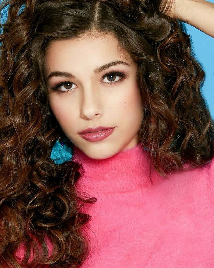 curlhairstyle's tweet image. Just me and my curls 💕 .
📸 : @alexisrperdomo 

#curlspoppin #voluminouscurls #curlscommunity #curlyhaircare #naturalhairstyle #curlyhaircommunity #naturalhaircommunity #curlyhairtutorials #naturallycurlyhair #curlynaturalhair #curlyhairbeauties #curl… instagr.am/p/Cdk4RYfozNc/