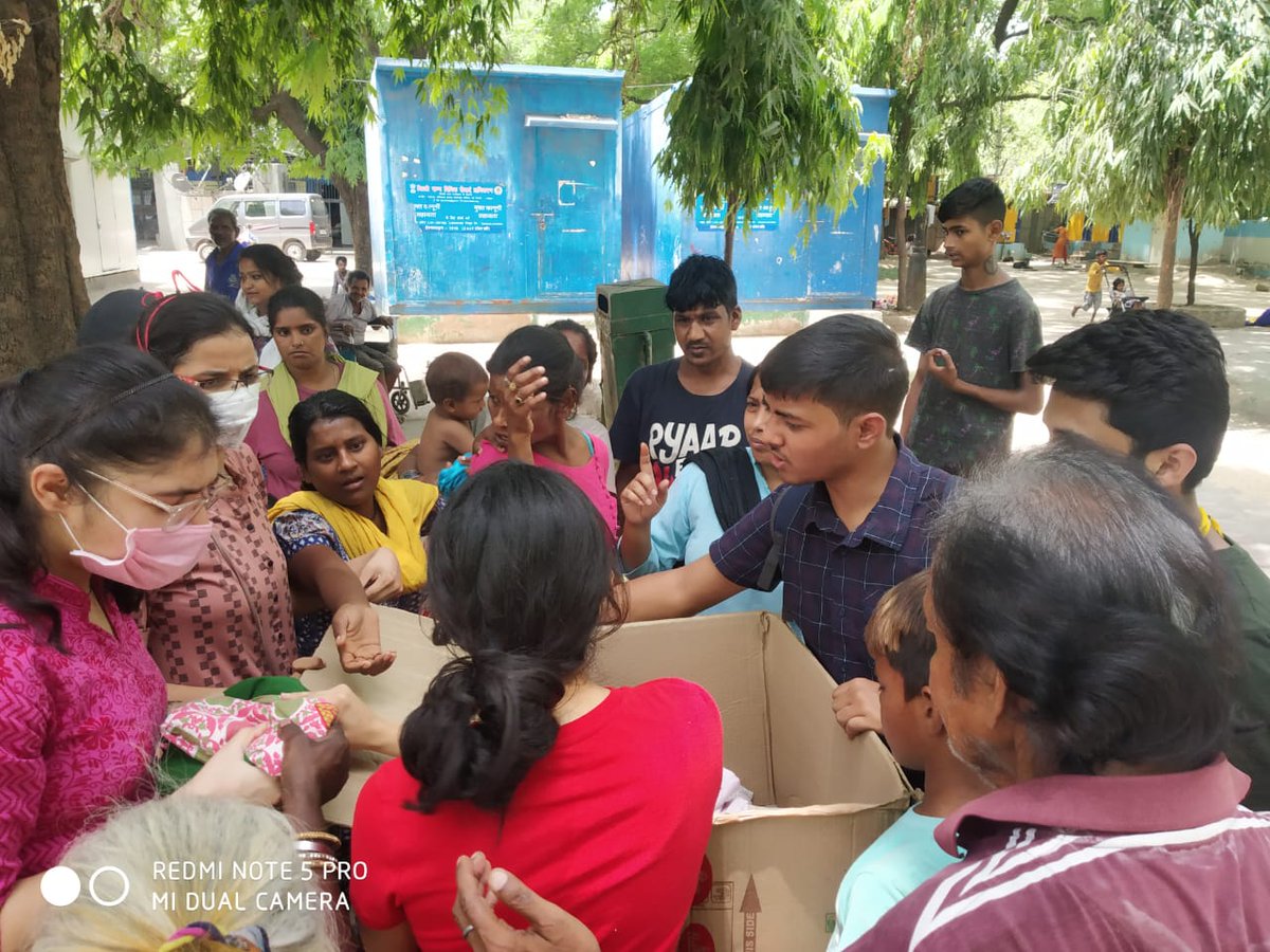 hands_thathelp's tweet photo. Following the cloth Donation drive ,Clothes collected were distributed to the needy ones at Night Shelter near Gurudwara sahib, delhi !!
Thanks everyone for the efforts !!🤩🤩 @Abhinav28239683 @VadheraAnanya @Neelam21183701 @hands_thathelp @GurukoolM @Mamc_ama @ccmamcofficial https://t.co/YuOXDRQkkl