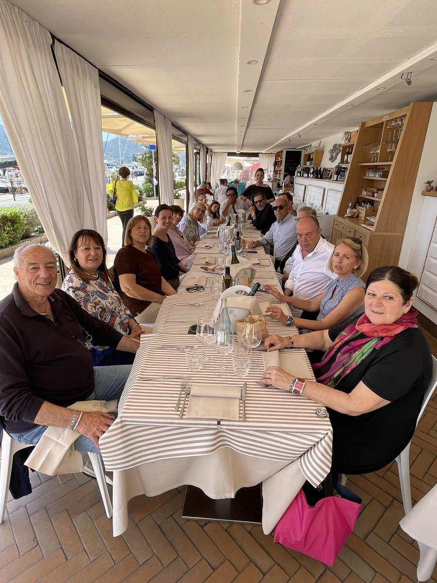 RotaryClubPb's tweet photo. L’interclub Area Maremma 2 a Portoferraio procede in convivialità alla Calata https://t.co/RbnmecIBUz
