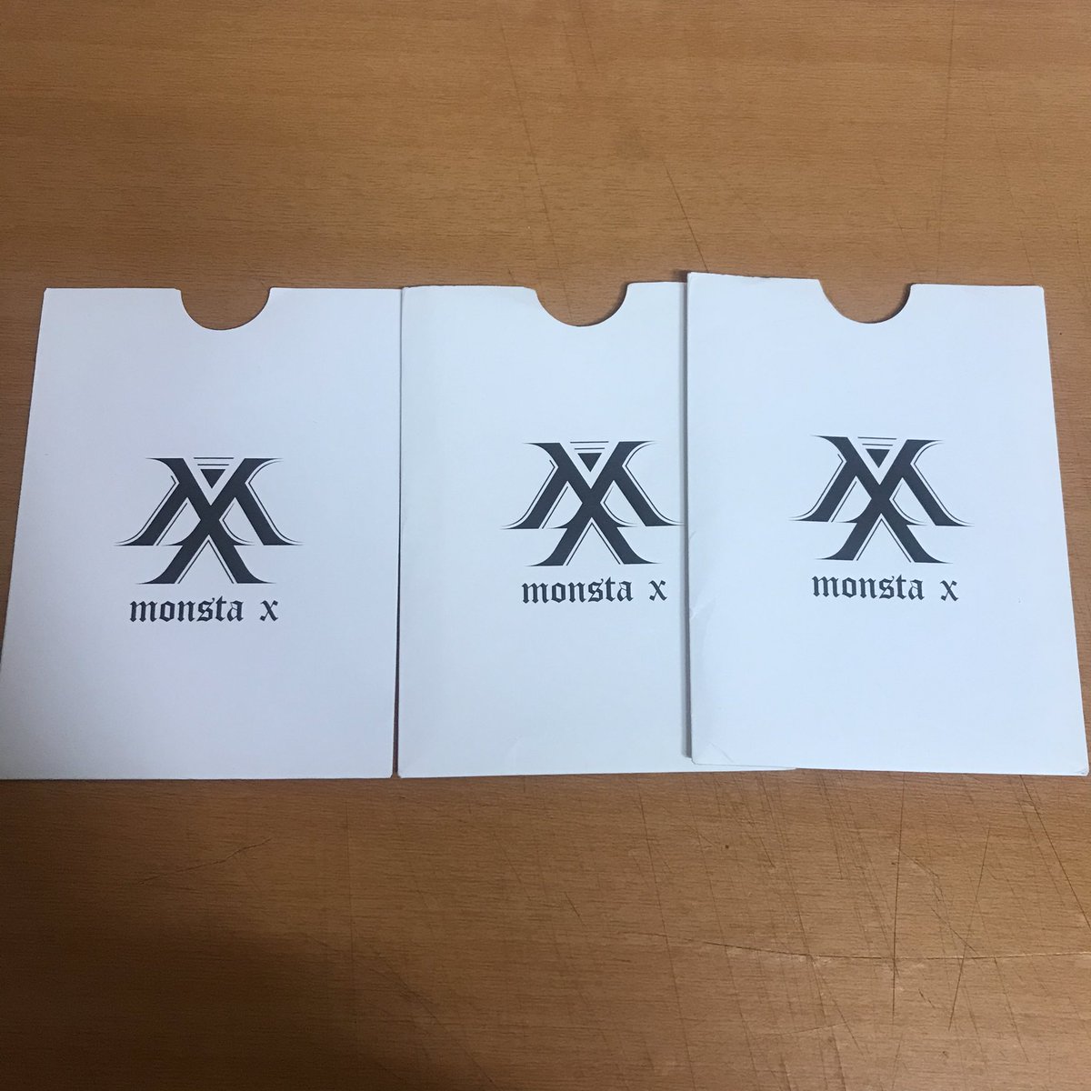 lovingis_'s tweet photo. 몬스타엑스 포카 케이스 양도

일괄 0.1
공방 포카 같은거 담아있던 포카 케이스에요 하자 좀 있으니 예민하신분 ❌
부분환불, 전체환불❌

몬엑 포카 셔누 기현 민혁 형원 주헌 아이엠 창균 미공포 https://t.co/bodO6KIn86