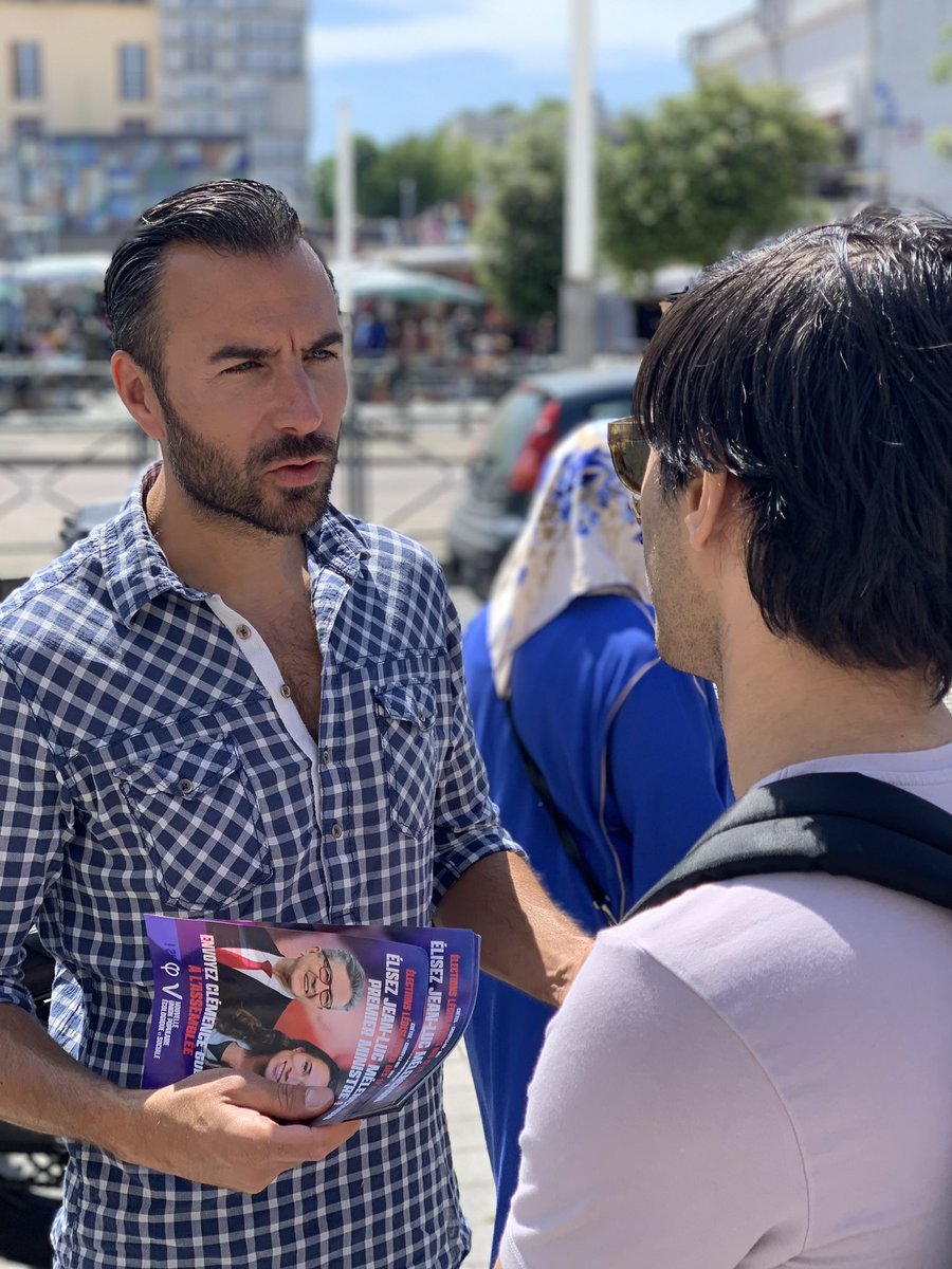 Clemence_Guette's tweet image. Tractage matinal sur le marché d'Orly, puis à Choisy-le-Roi ! 

Quelle énergie ! Quelle ambiance ! 

#NUPES #Guetté2022 ✌🏼