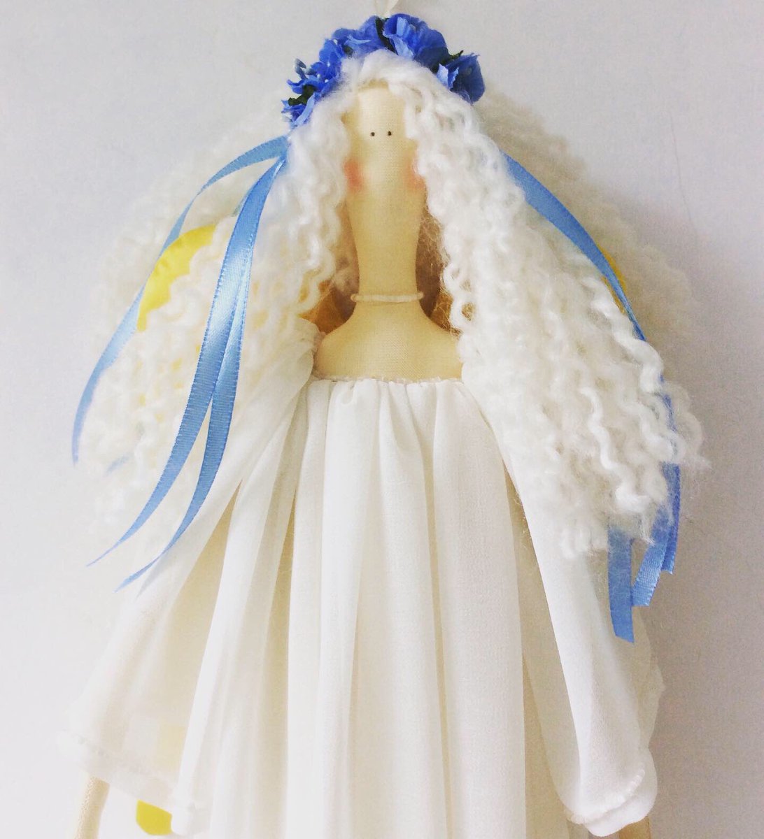 Tilda_Time's tweet photo. З Україною в сеpці ❤️💛💙
With Ukraine in the heart ❤️💛💙
#tildatime #etsyshop #ukrainiangirl #Inspireddoll #Ukrainianlovergift #angelofukraine #ukrainianstyle #romanticstyle #uniquegift #favoritedoll #handembroidered #roomdecor https://t.co/g8azRKq4vZ