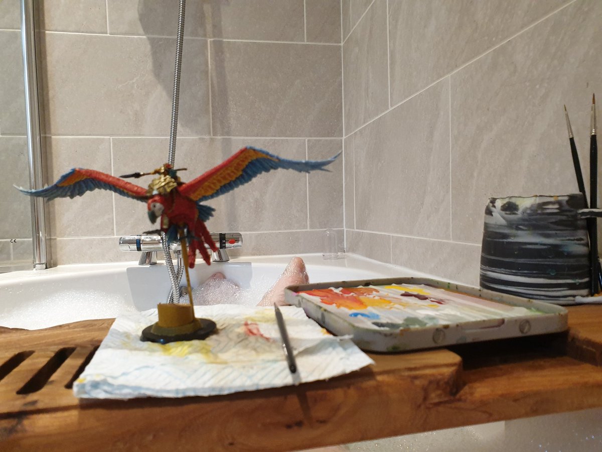 sumpworks's tweet photo. Rate my painting set up.

#bathtimehobby #warhammercommunity https://t.co/kABZY7zR57