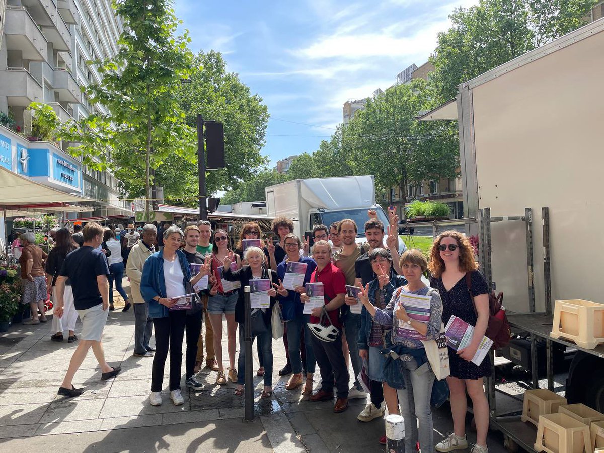 Sur la marché Brune ce matin pour défendre l’écologie et la justice sociale. 
Pour la retraite à 60 ans, le SMIC à 1400€, la règle verte et la transition écolo

Les 12 et 19 juin on envoie <a href="/arenasrodrigo_/">Rodrigo Arenas</a> à l’Assemblée ✊
#NUPES