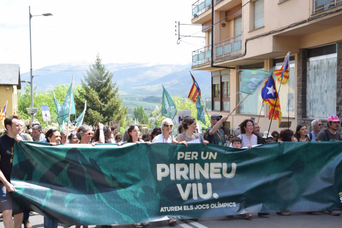 👭Més d'un centenar de científics i organitzacions ecologistes d'arreu del país juntament amb l'<a href="/assemblea/">Assemblea Nacional Catalana</a>, <a href="/uniopagesos/">Unió de Pagesos</a> i <a href="/AragonStopjjoo/">Plataforma #StopJJOO Aragón</a> donen suport a la mobilització per un #PirineuViu al costat de la plataforma <a href="/stopjjoo/">Plataforma #StopJJOO</a>. La nostra lluita és la lluita de totes. #StopJJOO