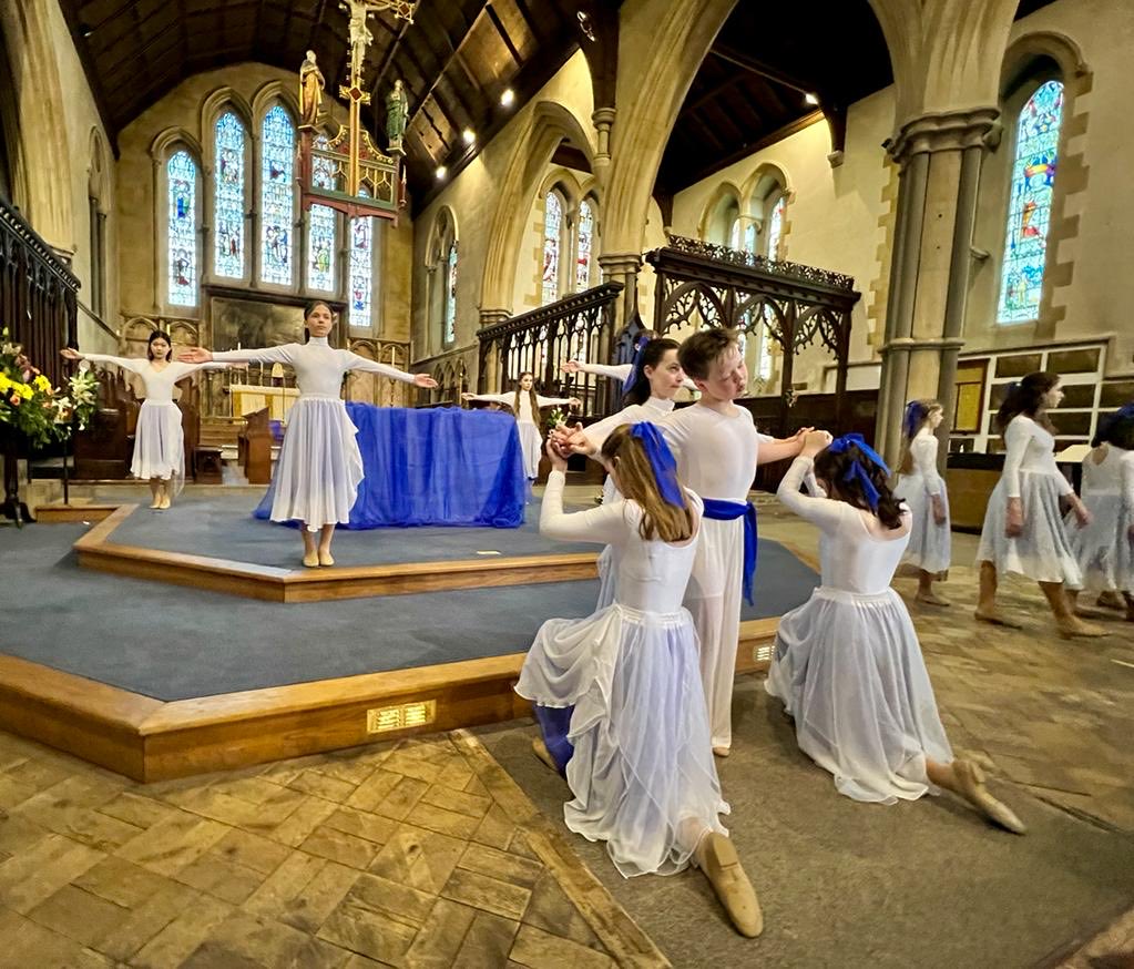 HabsDance4Life's tweet photo. Well done D4Motion Dancers and Costume Team fantastic dress rehearsal in preparation for next week’s Woman At The Well Service #Dance4Life https://t.co/5WZguFJk3S