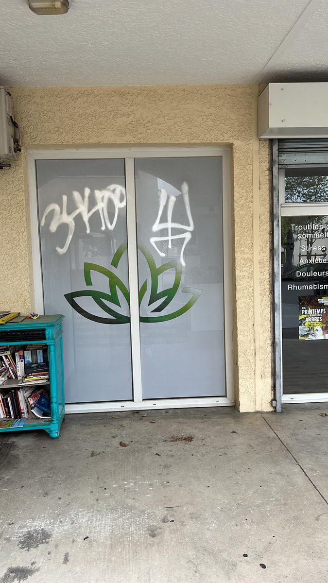 Grâce à l'exploitation minutieuse des #caméras de #videosurveillance, nous avons pu identifier et interpeller l'individu soupçonné d'être l'auteur des dégradations commises cette nuit sur la façade de l'hôtel de ville <a href="/SaintBres/">Ville de Saint-Brès</a> et sur les devantures des commerces.