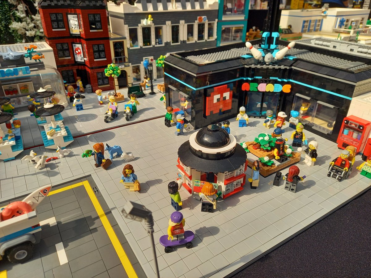 foxyblocks's tweet photo. Edinbrick! It was WONDERFUL to see Lego pals and the public at a real show again! 😀❤
#lego #edinbrick #tartanlug https://t.co/dXSW6D7Flk