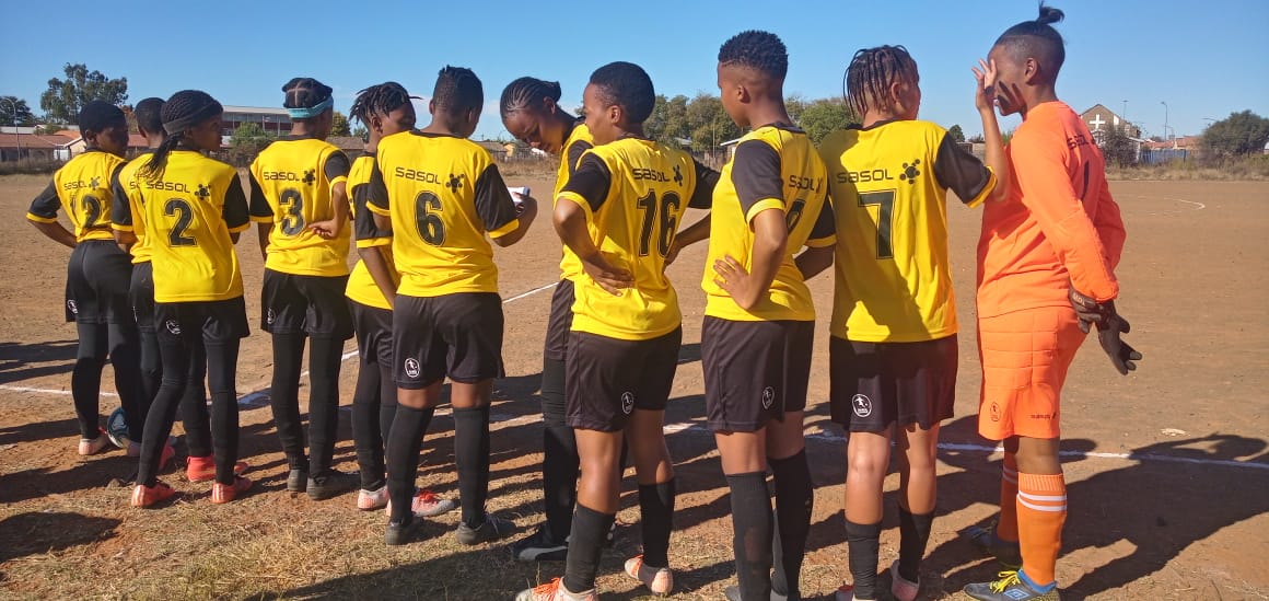 DiamondLadiesF2's tweet photo. Results
#sasoLeagueNC
@SasolLeague @DiskiQueenz
#KimberleyTwitter #WeAreDiamondLadiesFc ๐
#HigherWeGo
#TogetherWeAreStronger ๐ช https://t.co/qzYpuFyexK