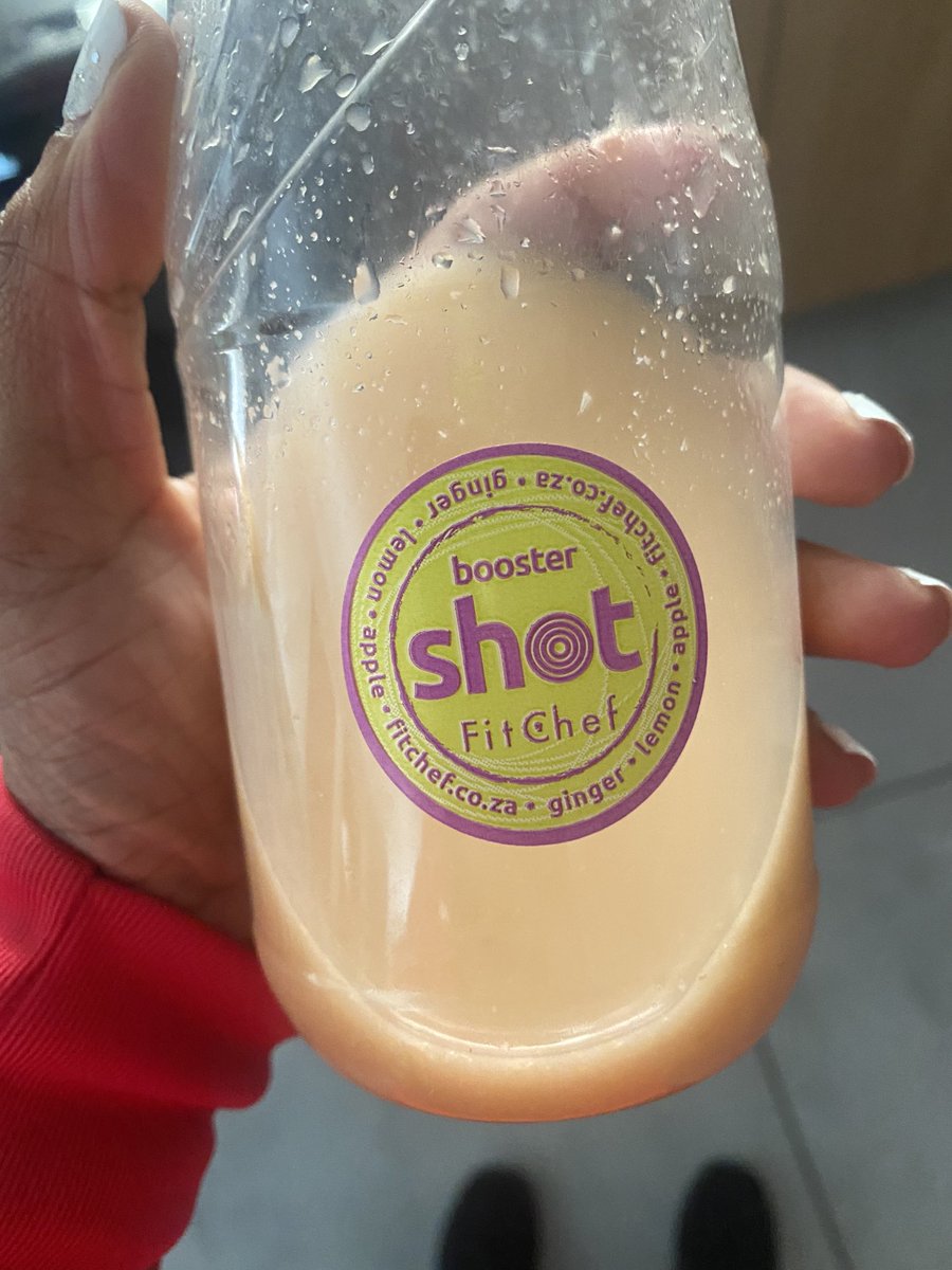 TumiZwane18's tweet photo. This band boy will kick those flu symptoms away 👌🏾👌🏾👌🏾 #fitchef #boostershot https://t.co/Hz4woFbbNN