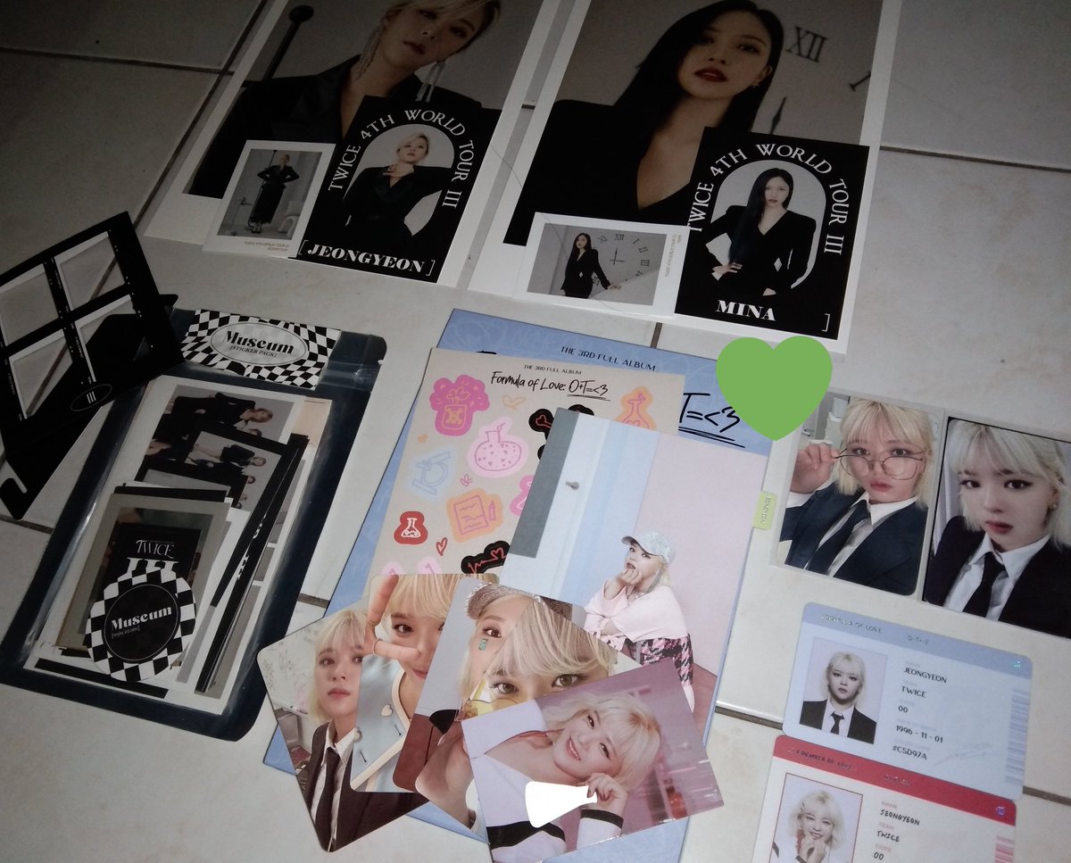 msyjeong's tweet photo. #jmc_feedbacks @_jisooymilkc
the LOOOOONG awaited items are finally home, thank you @_kaliiil for going an extra mile just to bring them home ❤ also thank you @staywithonceph for hosting gos. sana makauwi na rin si result file 🤸♀️ https://t.co/6Su9d1j17b