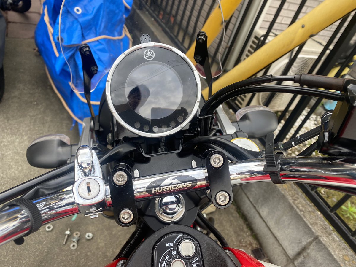 ハンドルポストをSR用のセットバックホルダーに交換。ハンドルが手前にきて乗りやすくなった。