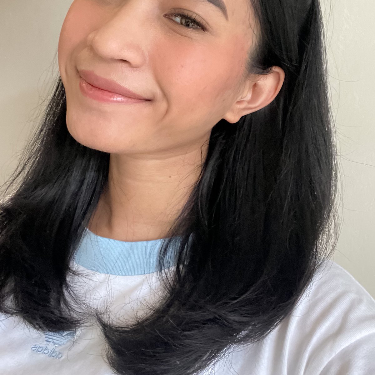 skinatvelvet's tweet photo. (∩｀-´)⊃━☆ﾟ.*･｡ﾟ a thread

produk-produk yang sedang aku pakai untuk mengurangi rambut rontok dan tetap hitam mengkilap https://t.co/uMw99SYDzm