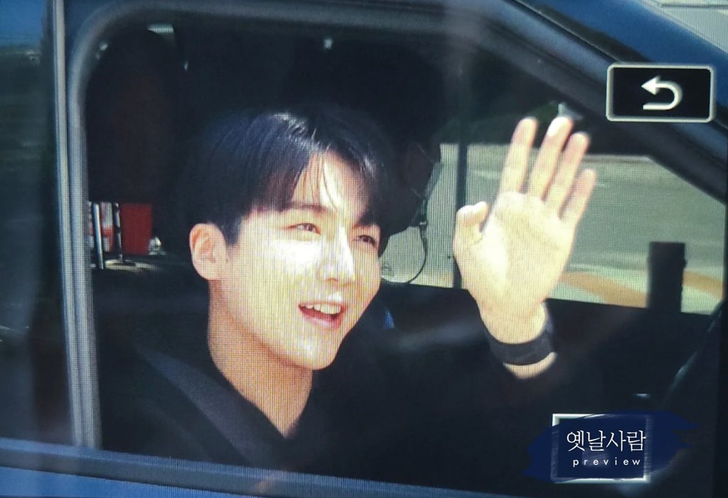 19920417net's tweet photo. 220515 태양의 노래 퇴근
조하람 최고🤍
#펜타곤 #PENTAGON #진호 #JINHO 
@CUBE_PTG https://t.co/PyHirjfRlN